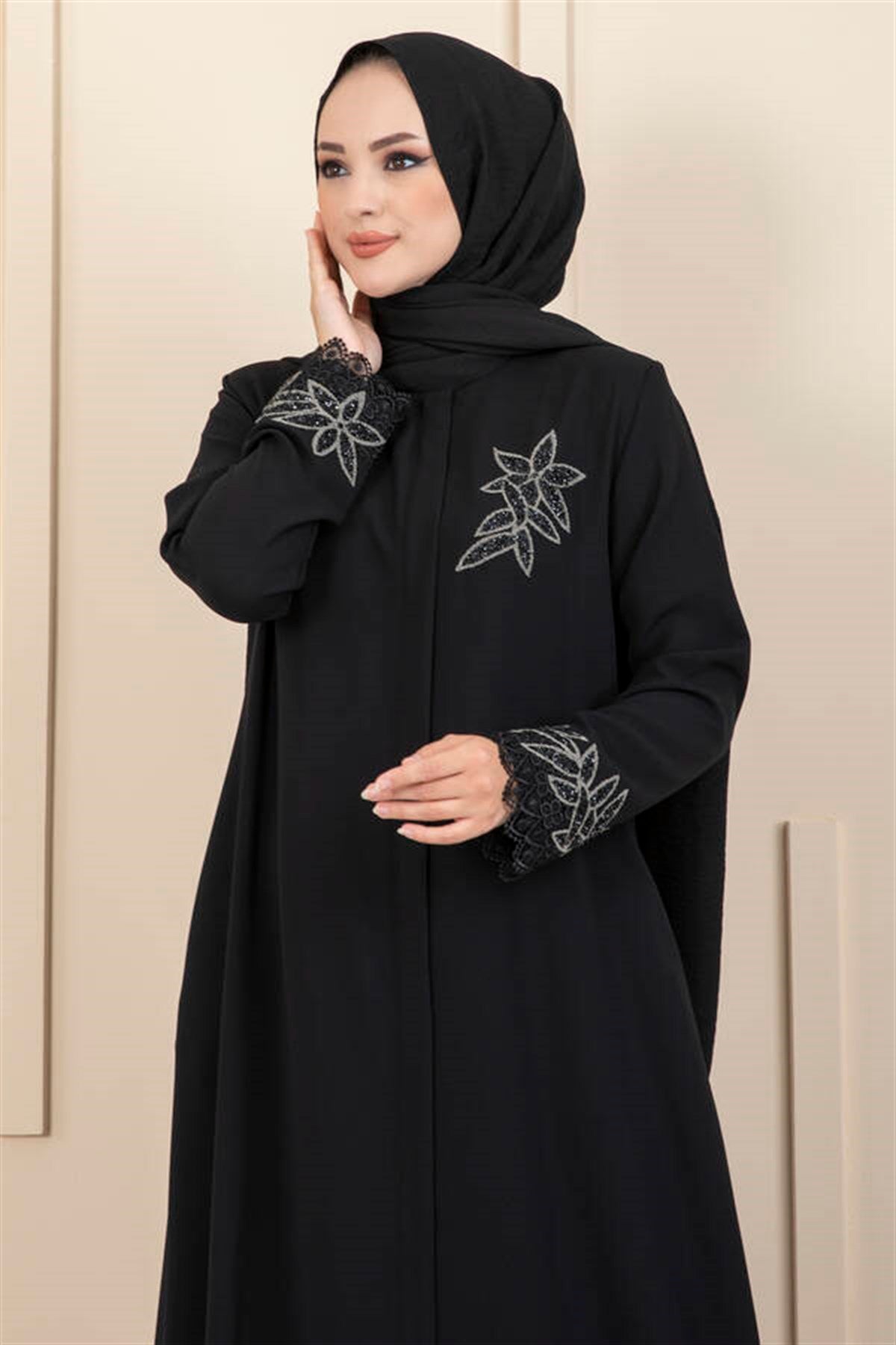 Floral Detailed Guipure Hijab Abaya